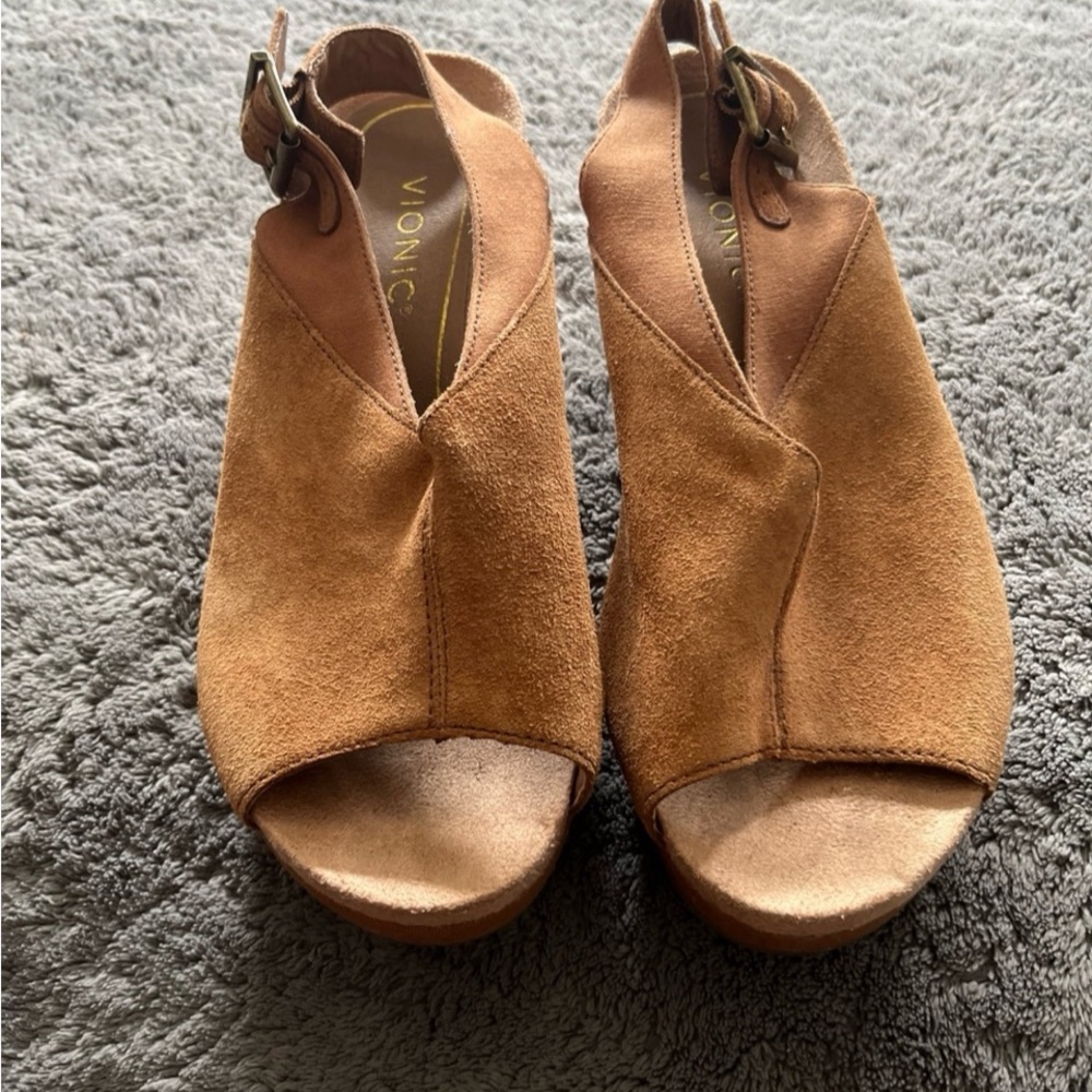 Vionic Women's Brown Suede Open-Toe Sandals